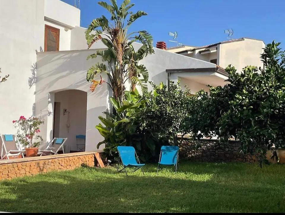 Villa Lisa Con Giardino E Accesso Privato Al Mare A 100 Mt contacts